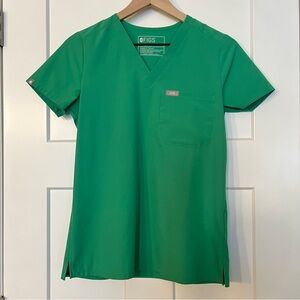 NWOT FIGS Catarina FREEx Scrub Top XXS - Safety Green
